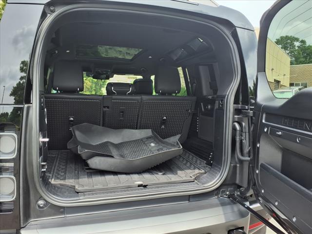 2023 Land Rover Defender 110 V8