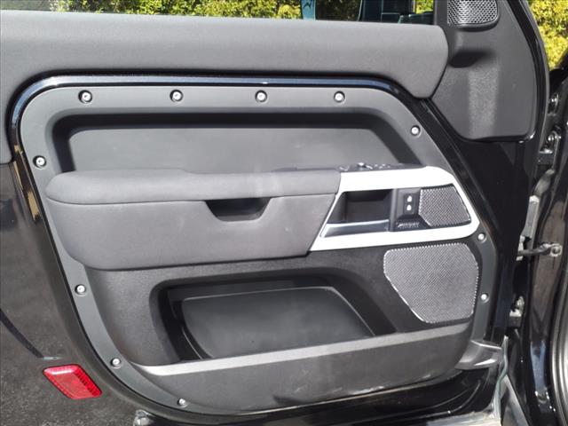 2022 Land Rover Defender 90 X-Dynamic SE