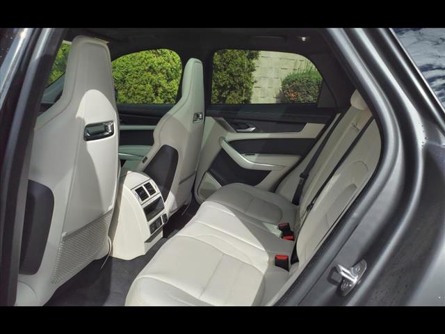 2024 Jaguar F-PACE P400 R-Dynamic S