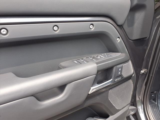 2023 Land Rover Defender 110 V8
