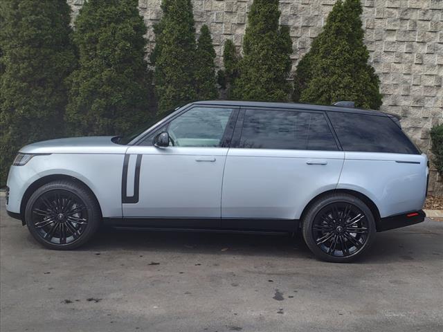 2025 Land Rover Range Rover P530 SE LWB