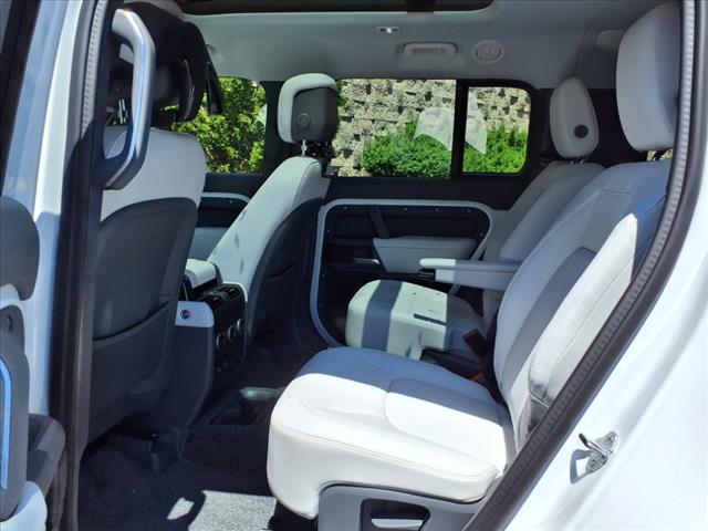 2025 Land Rover Defender 130 P400 S