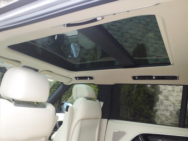2025 Land Rover Range Rover P530 SE LWB