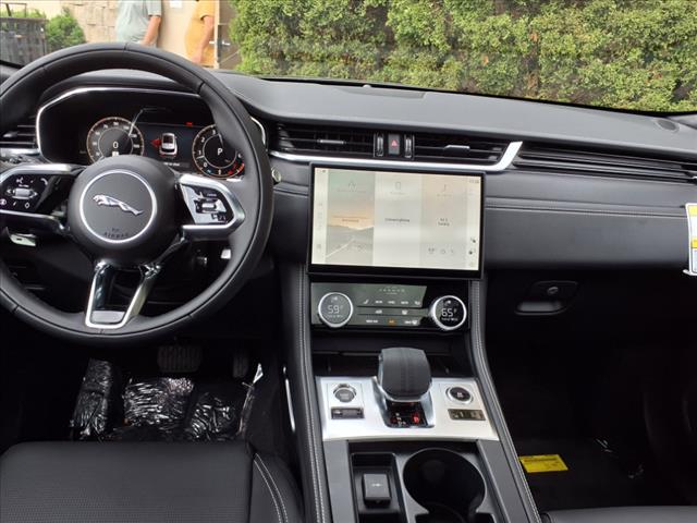 2026 Jaguar F-PACE P400 R-Dynamic S
