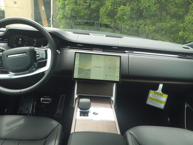 2025 Land Rover Range Rover P530 SE LWB