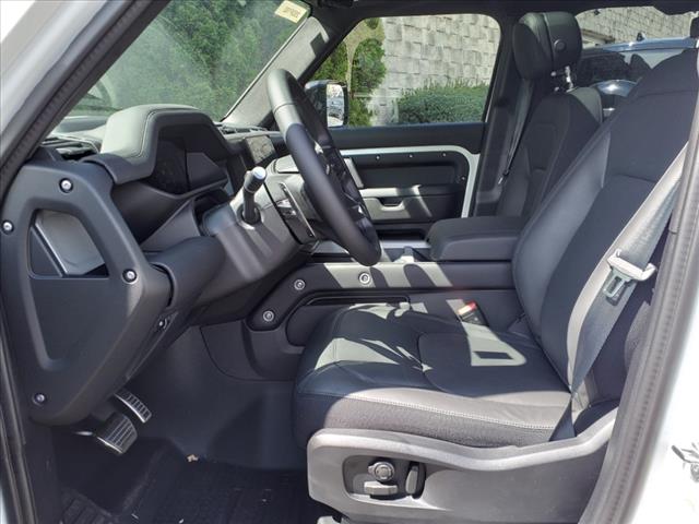 2025 Land Rover Defender 110 V8 P525