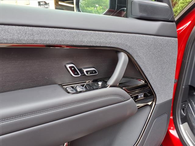 2025 Land Rover Range Rover Sport P360 SE