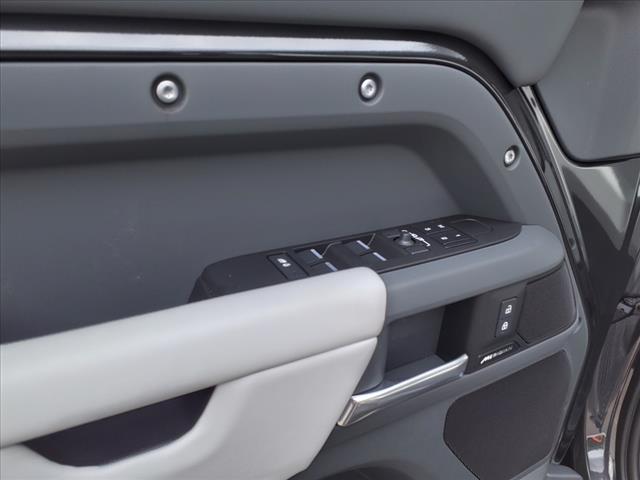 2025 Land Rover Defender 110 P300 S
