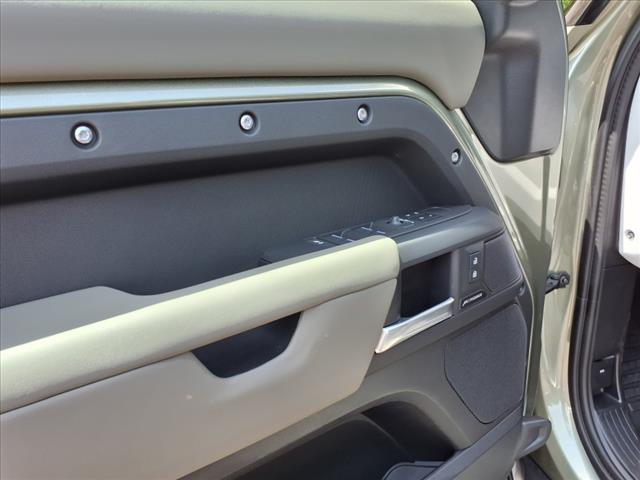 2025 Land Rover Defender 110 P300 S