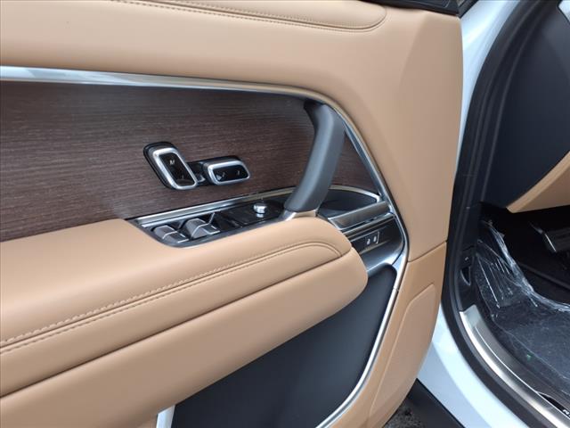 2025 Land Rover Range Rover P400 SE