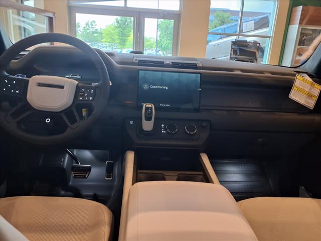 2025 Land Rover Defender 