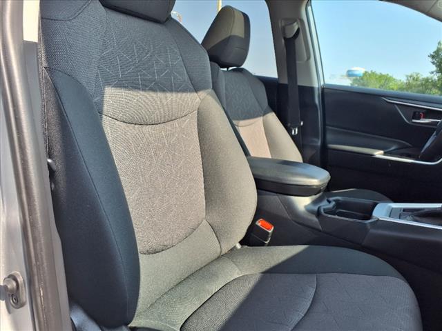 2019 Toyota RAV4 XLE - Photo 10