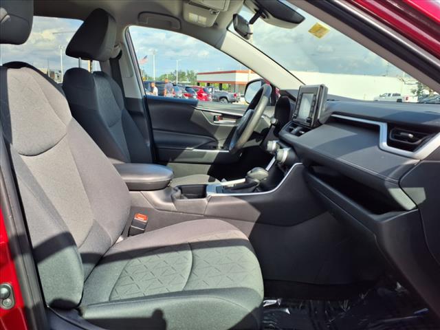 2021 Toyota RAV4 XLE - Photo 10