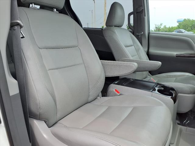 2018 Toyota Sienna XLE 7-Passenger - Photo 10