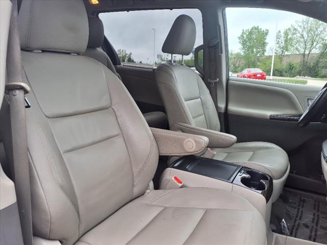 2015 Toyota Sienna XLE 8-Passenger - Photo 10