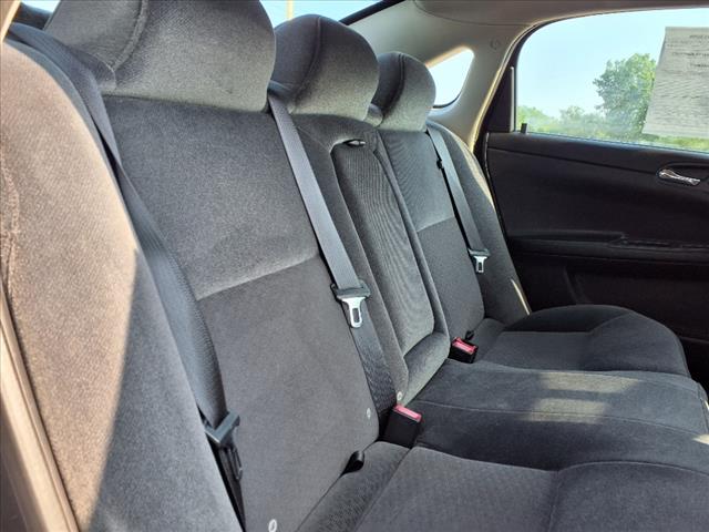 2010 Chevrolet Impala LT - Photo 11