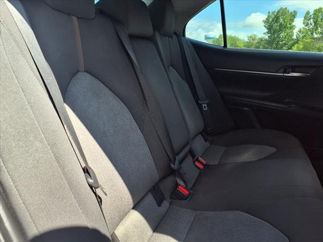 2019 Toyota Camry LE - Photo 11