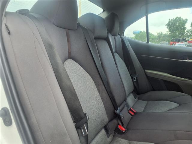 2019 Toyota Camry LE - Photo 11