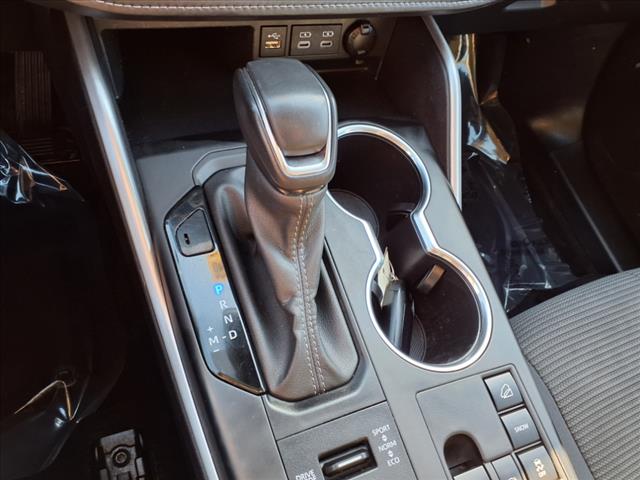 2024 Toyota Highlander LE - Photo 11