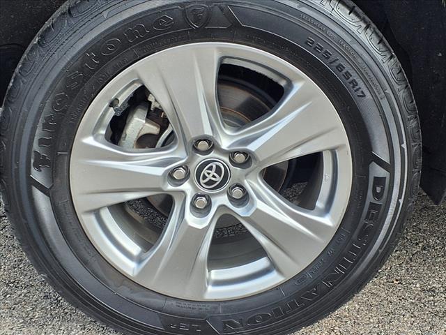 2024 Toyota RAV4 XLE - Photo 12