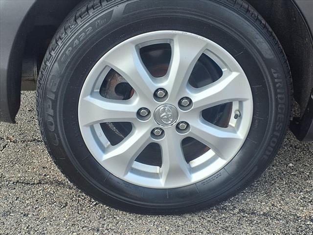 2011 Toyota Camry LE - Photo 12