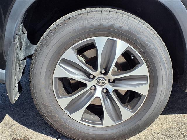 2021 Toyota Highlander XLE - Photo 12