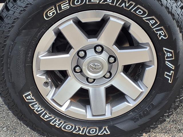 2014 Toyota FJ Cruiser Base - Photo 12
