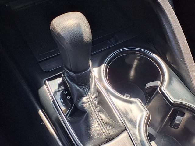 2019 Toyota Camry LE - Photo 13