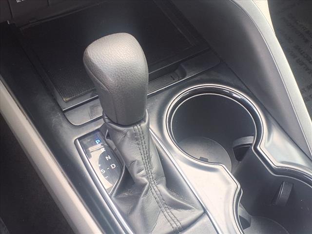 2019 Toyota Camry LE - Photo 13
