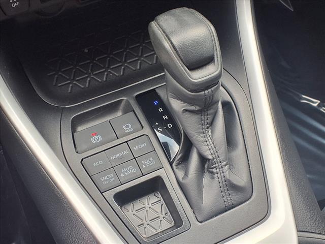 2024 Toyota RAV4 XLE - Photo 14