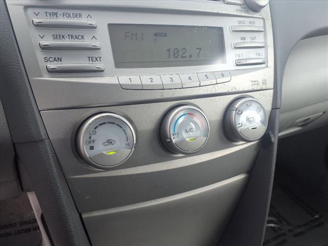 2011 Toyota Camry LE - Photo 14