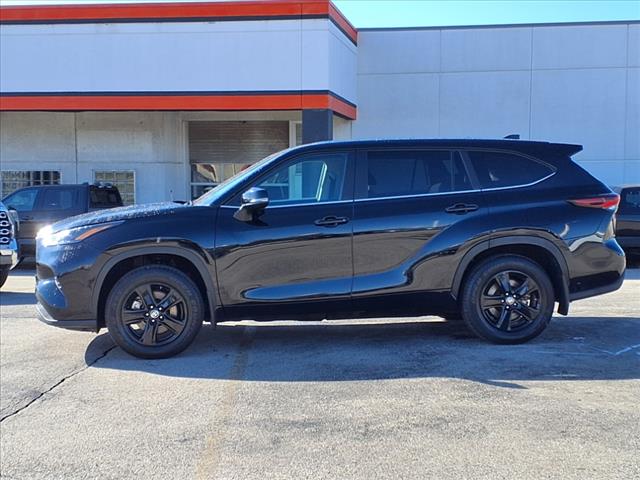 2024 Toyota Highlander LE - Photo 14