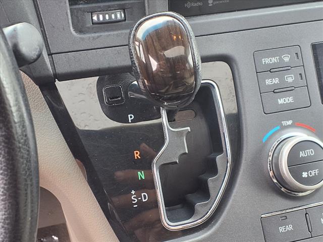 2015 Toyota Sienna XLE 8-Passenger - Photo 14