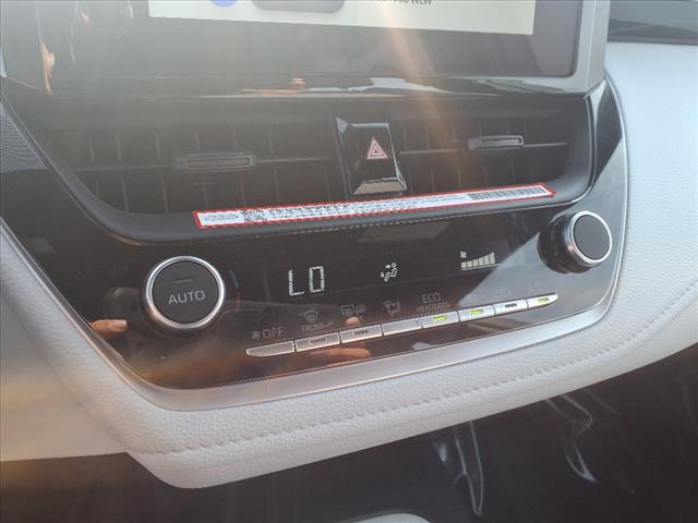 2025 Toyota Corolla SE - Photo 14
