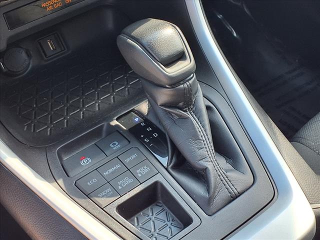 2021 Toyota RAV4 XLE - Photo 15