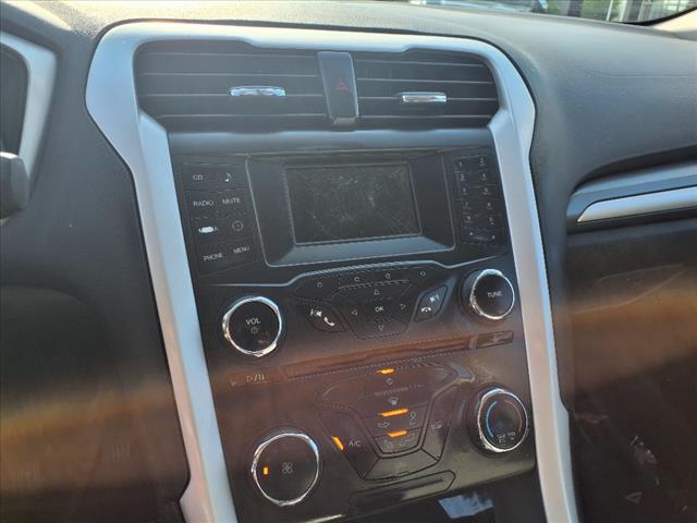 2016 Ford Fusion S - Photo 15