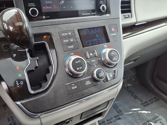 2018 Toyota Sienna XLE 7-Passenger - Photo 15