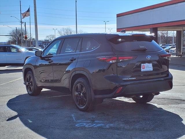 2024 Toyota Highlander LE - Photo 15