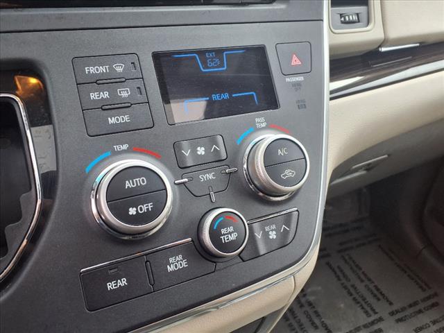 2015 Toyota Sienna XLE 8-Passenger - Photo 15