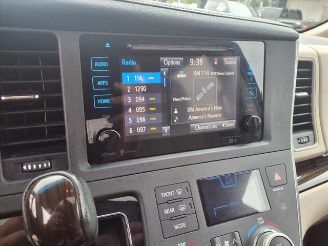 2015 Toyota Sienna XLE 8-Passenger - Photo 16