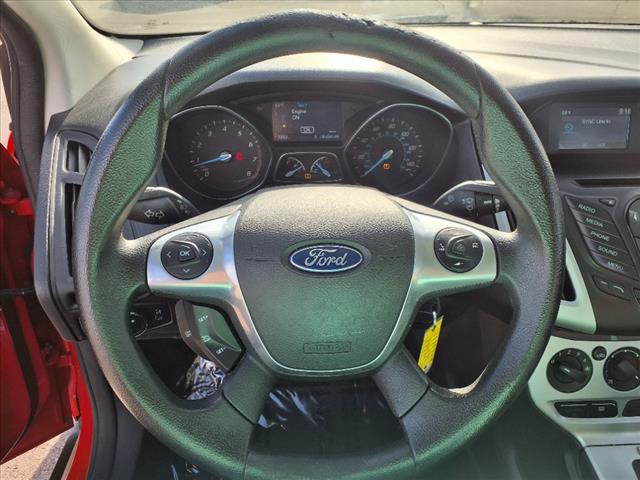 2014 Ford Focus SE - Photo 17