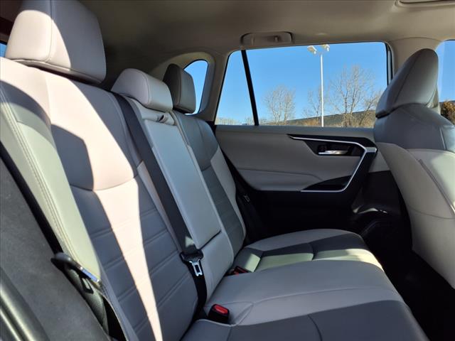 2022 Toyota RAV4 XLE Premium - Photo 17