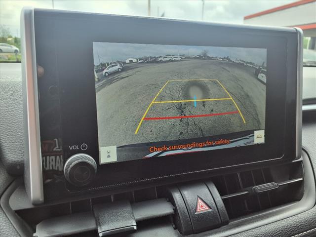 2024 Toyota RAV4 XLE - Photo 17