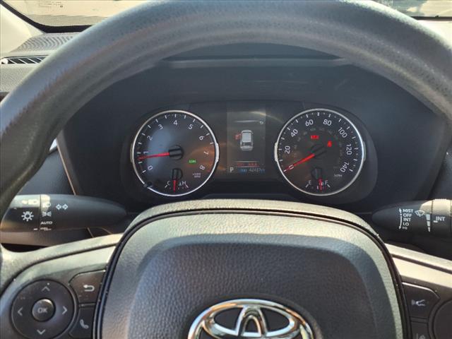 2022 Toyota RAV4 XLE - Photo 17