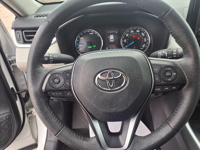 2022 Toyota RAV4 Hybrid XLE - Photo 18
