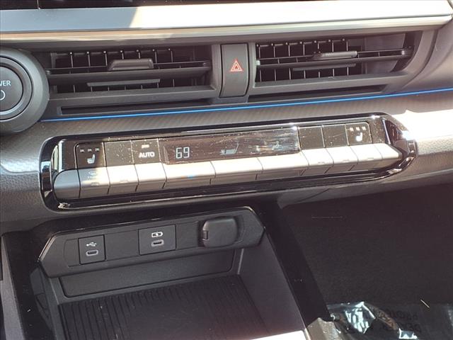 2023 Toyota Prius XLE - Photo 18