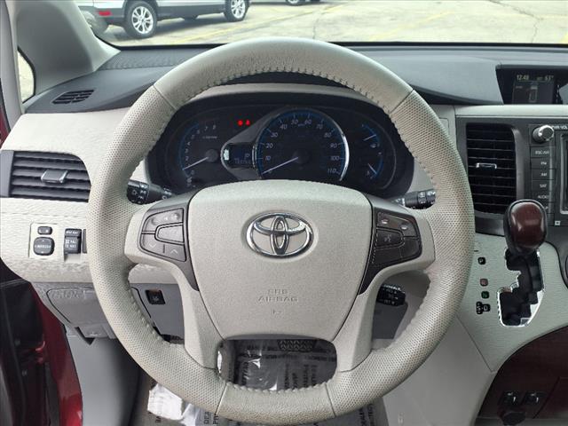 2011 Toyota Sienna  - Photo 19