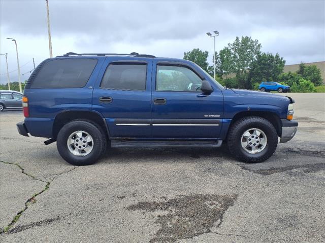 2001 Chevrolet Tahoe LS - Photo 2