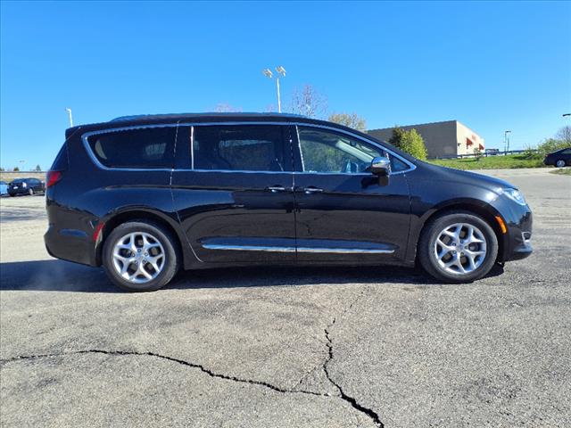 2020 Chrysler Pacifica Limited - Photo 2