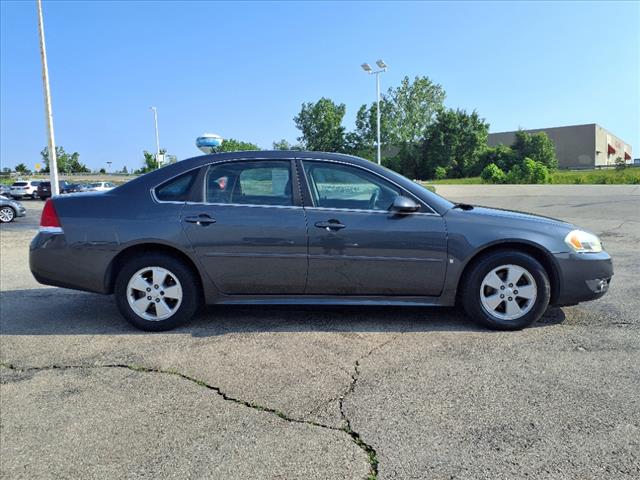 2010 Chevrolet Impala LT - Photo 2